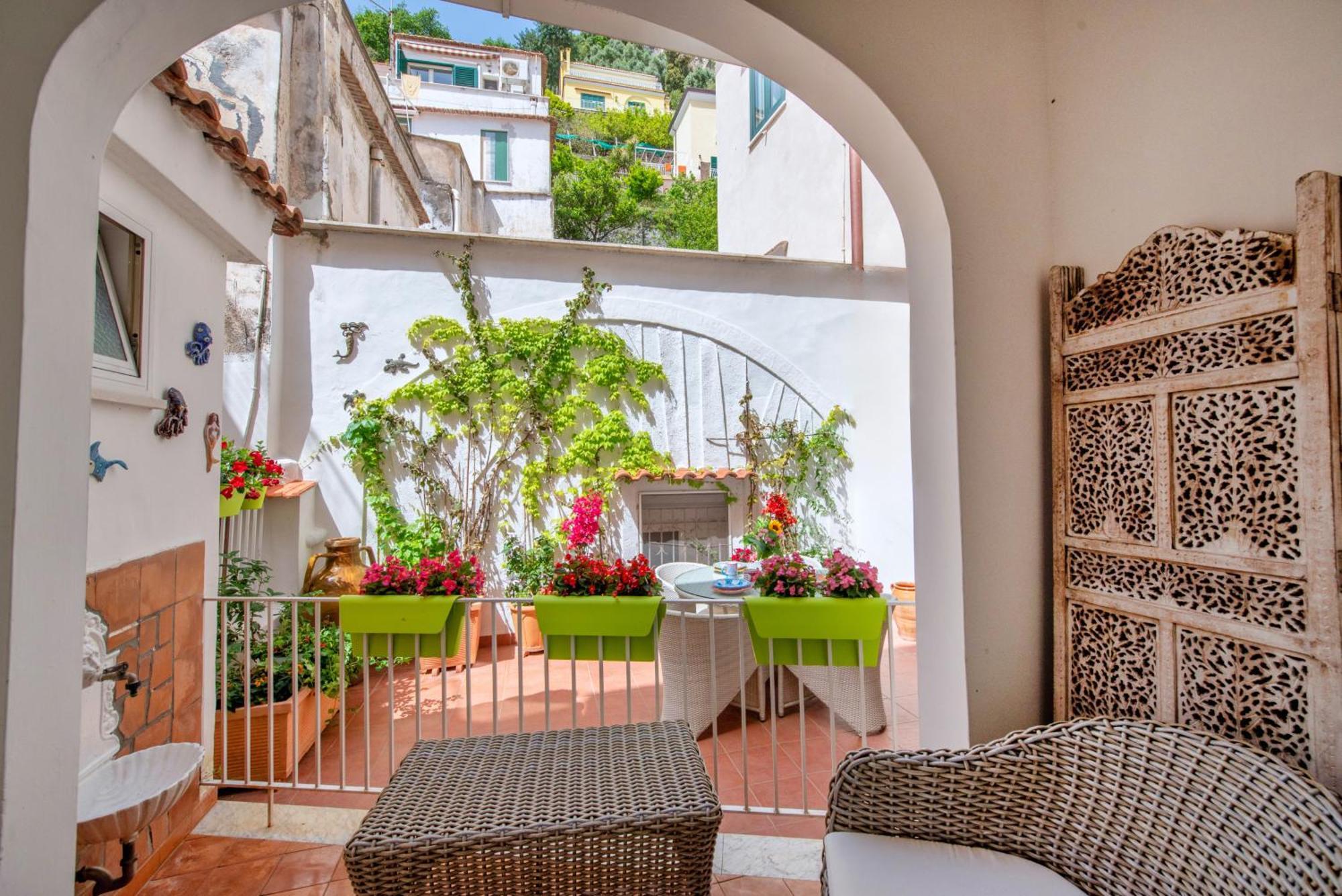 Amalfi Un Po'... Daire Dış mekan fotoğraf